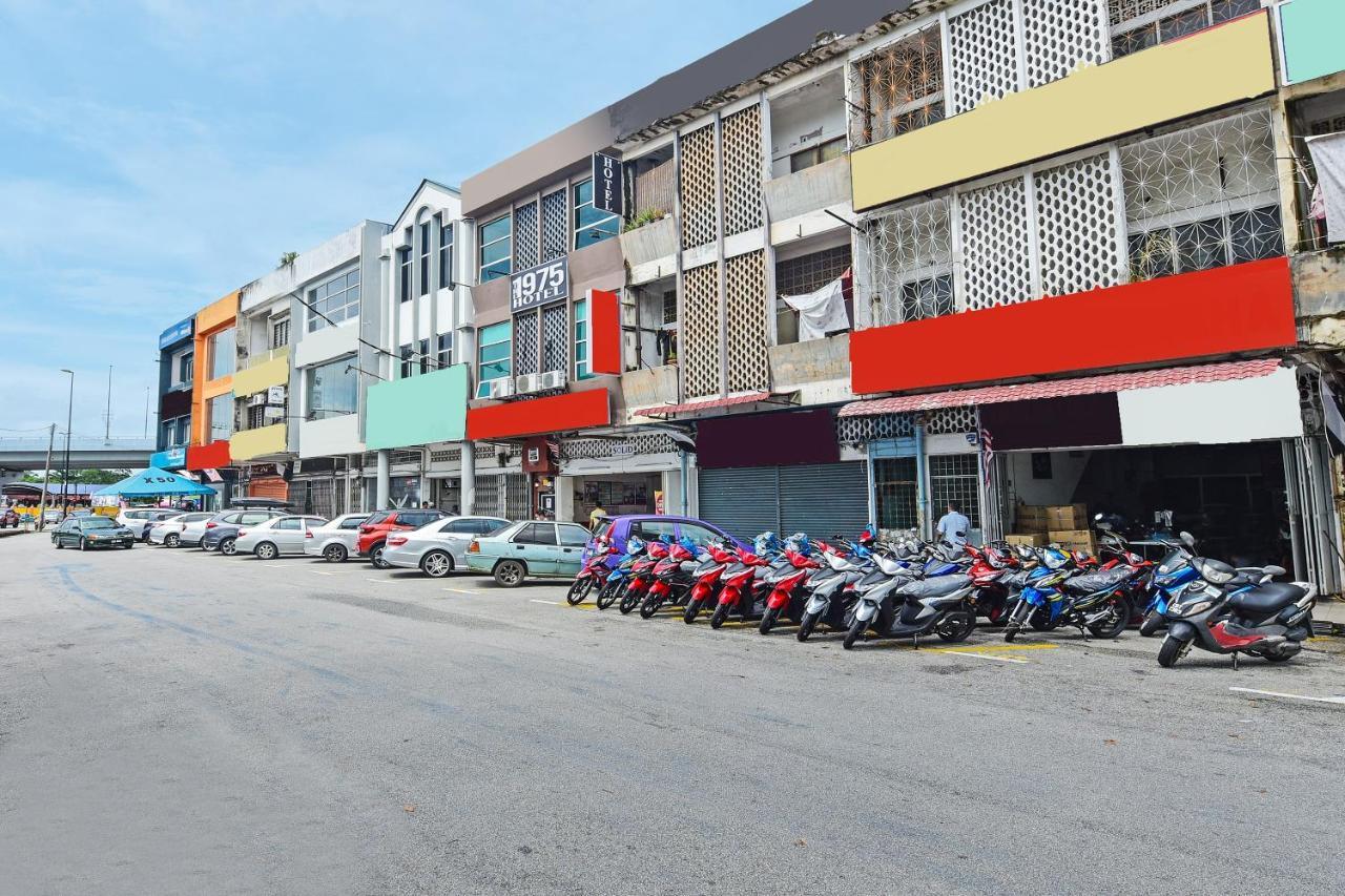 Oyo 90662 The 1975 Hotel Empire Kuantan Kültér fotó